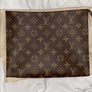 Louis Vuitton Monogram Toiletre 26